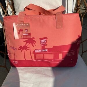 NWT! PEACH/PINK Trader Joes Large Reusable Insulated Bag